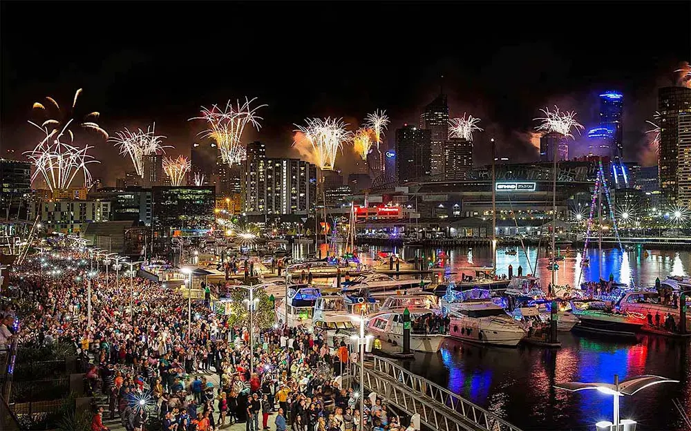 NYEFireworksontheDocklandsWaterfrontMelbourne