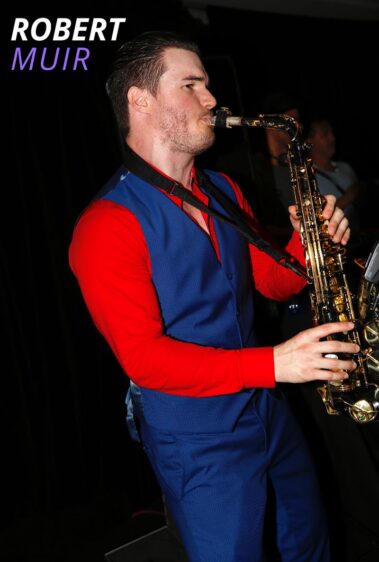 Saxaphonish Robert Muirpng